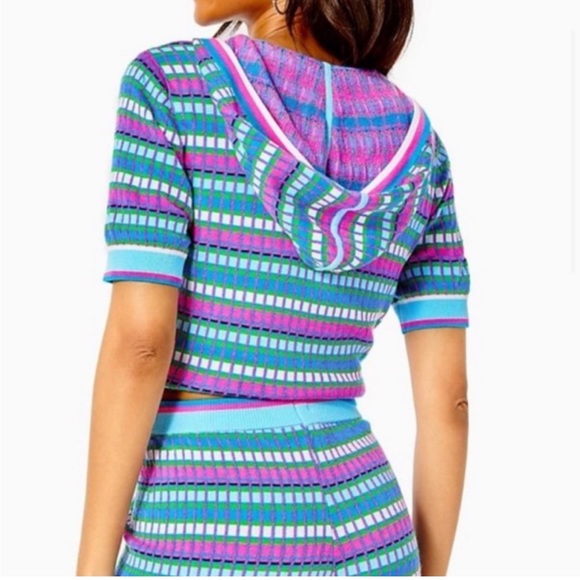 Lily‎ Pulitzer Women’s Hoody Sweater Top Sz XS short sleeve V-Neckline - Picture 2 of 10